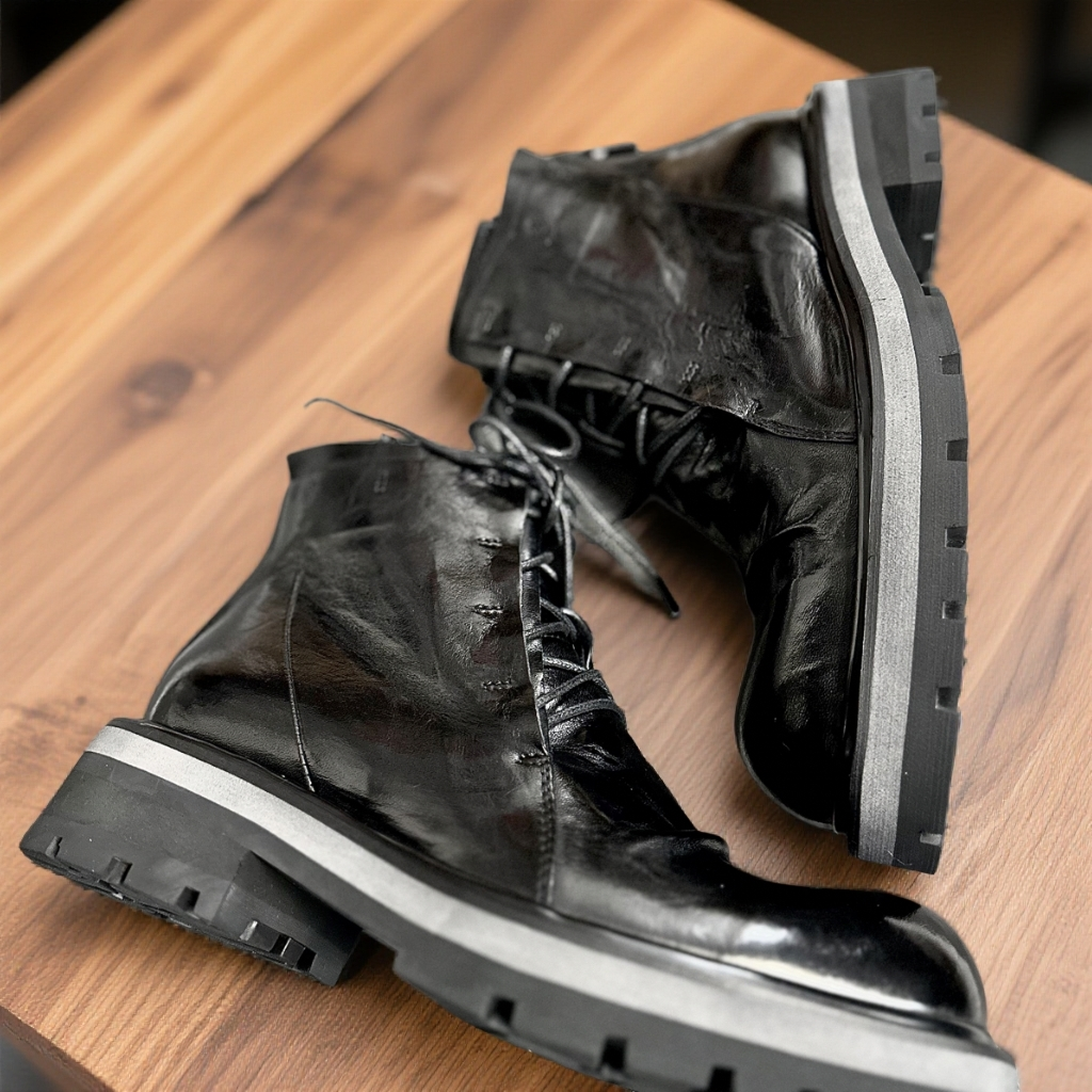 褶皱马皮潮酷造型时尚休闲马丁靴