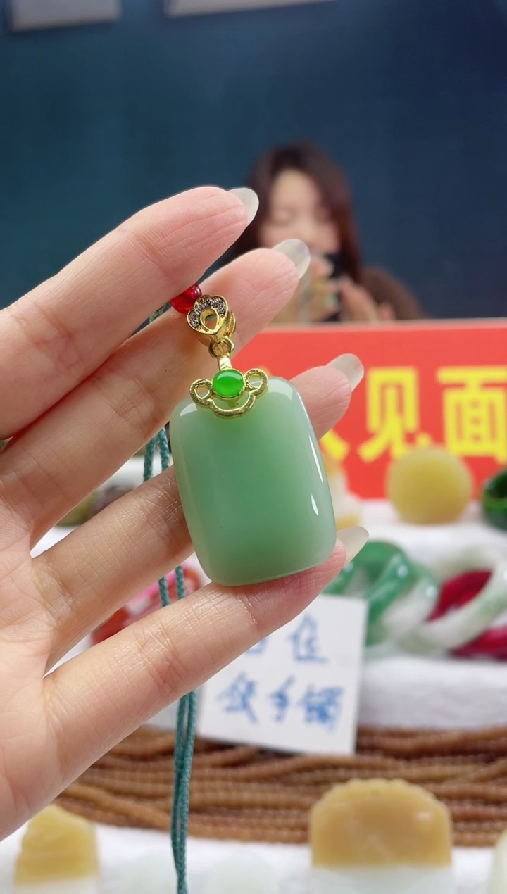 【闪购商品】石英质玉颈饰合金1