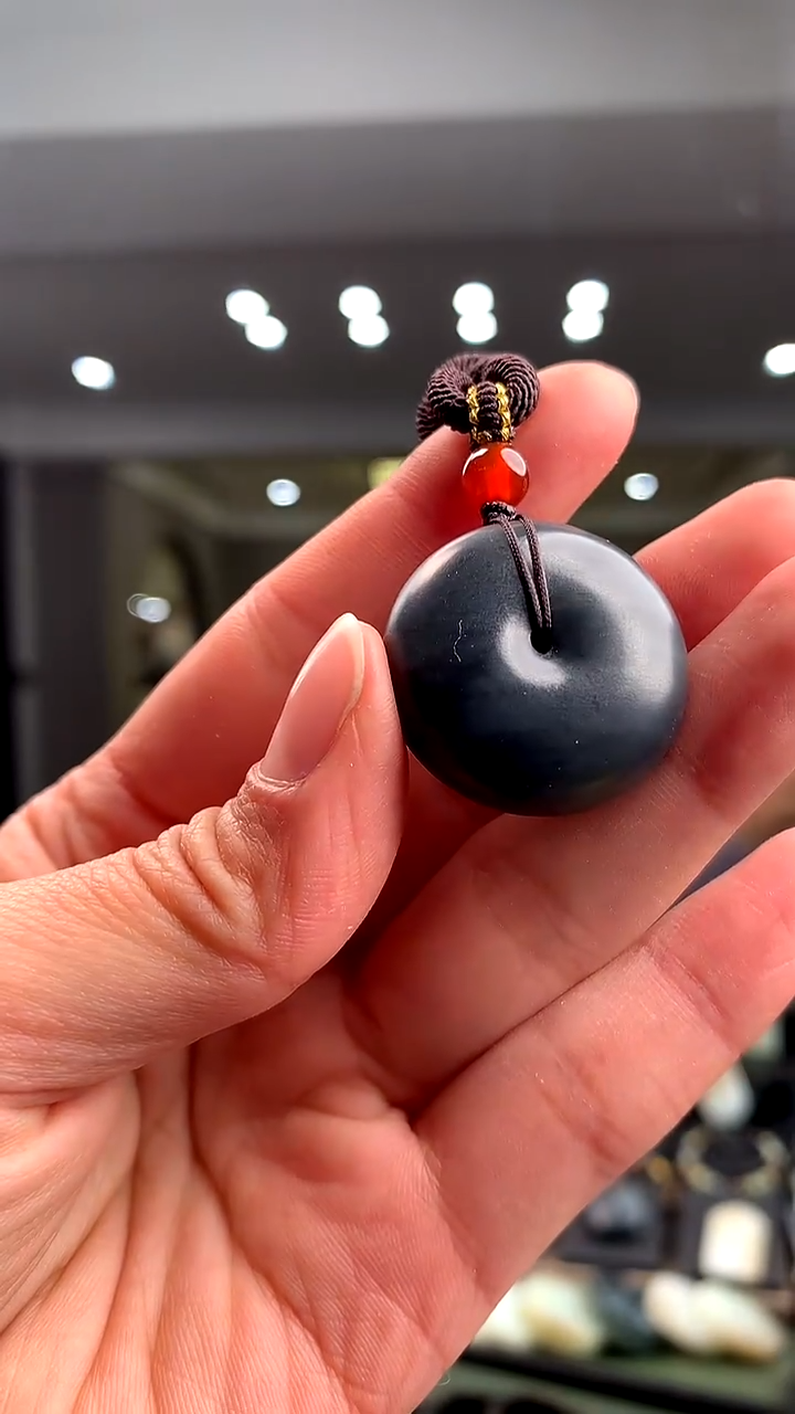 颈饰未镶嵌和田玉挂件多样性发一件