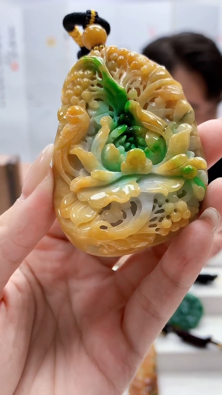 未镶嵌定制翡翠5060lr-毛货挂件183