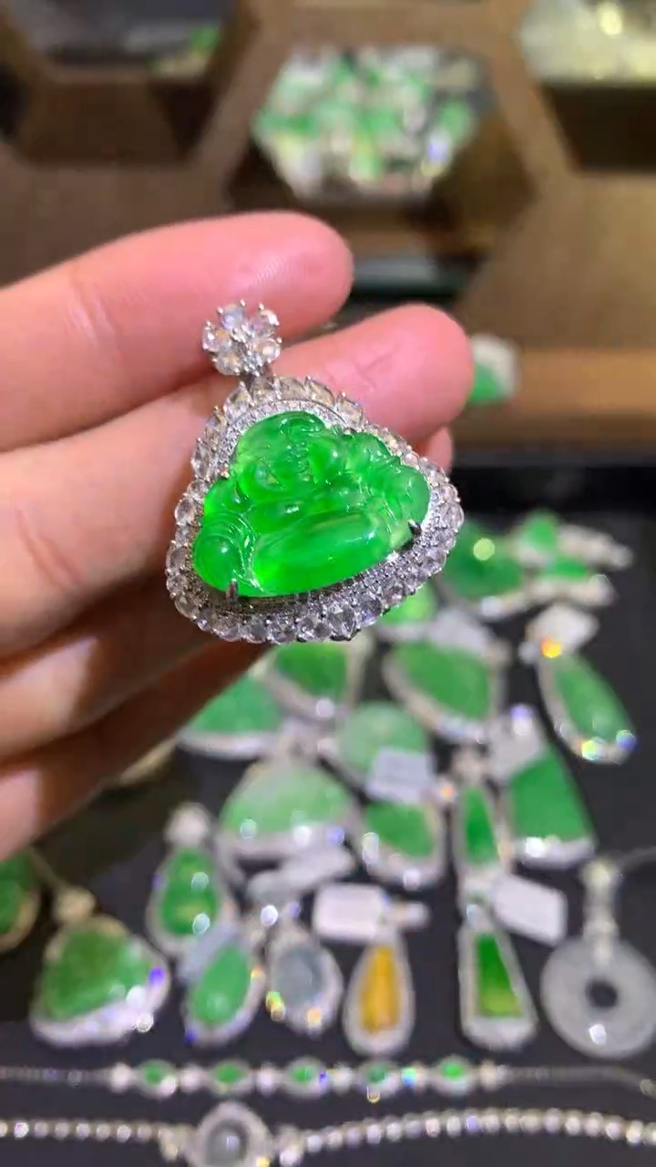 【闪购商品】翡翠吊坠(不含链)18K金镶嵌吊坠