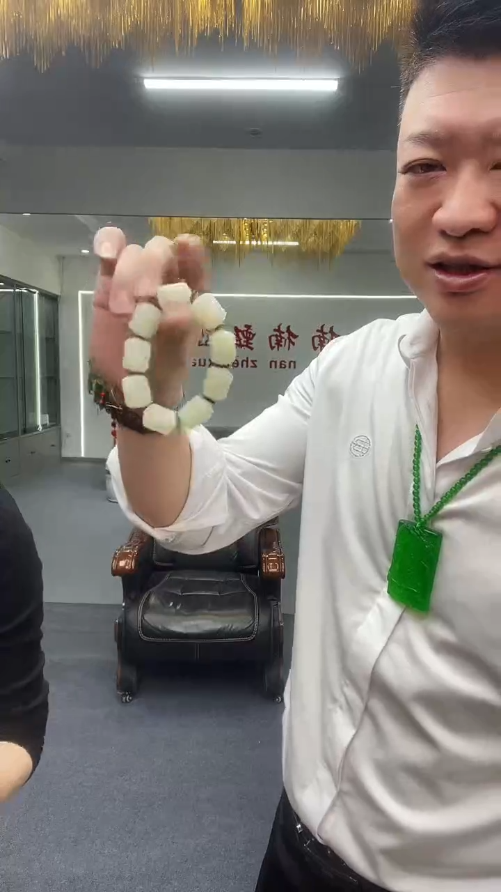 米色桶珠手串多样性发货一件