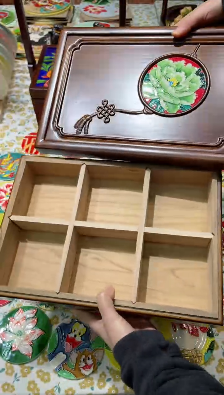 【闪购商品】瓷片10*10cm陶瓷六宫格干果盒