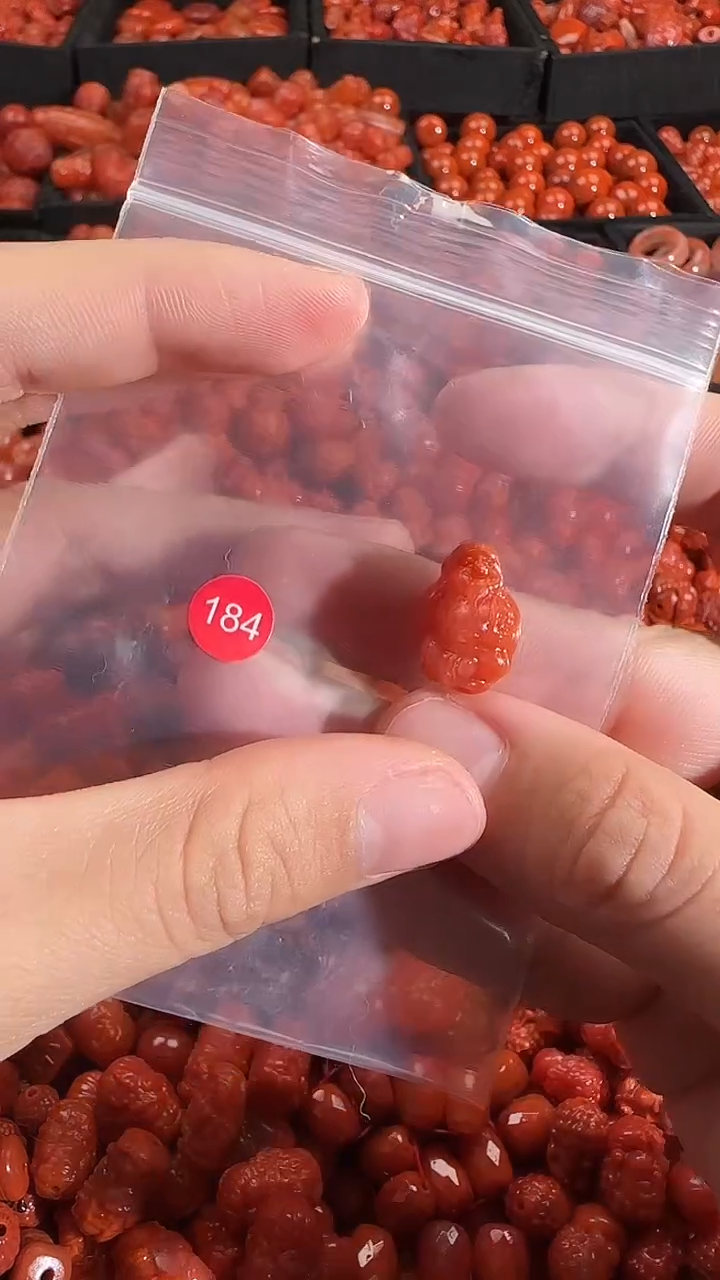 颈饰未镶嵌南红玛瑙1