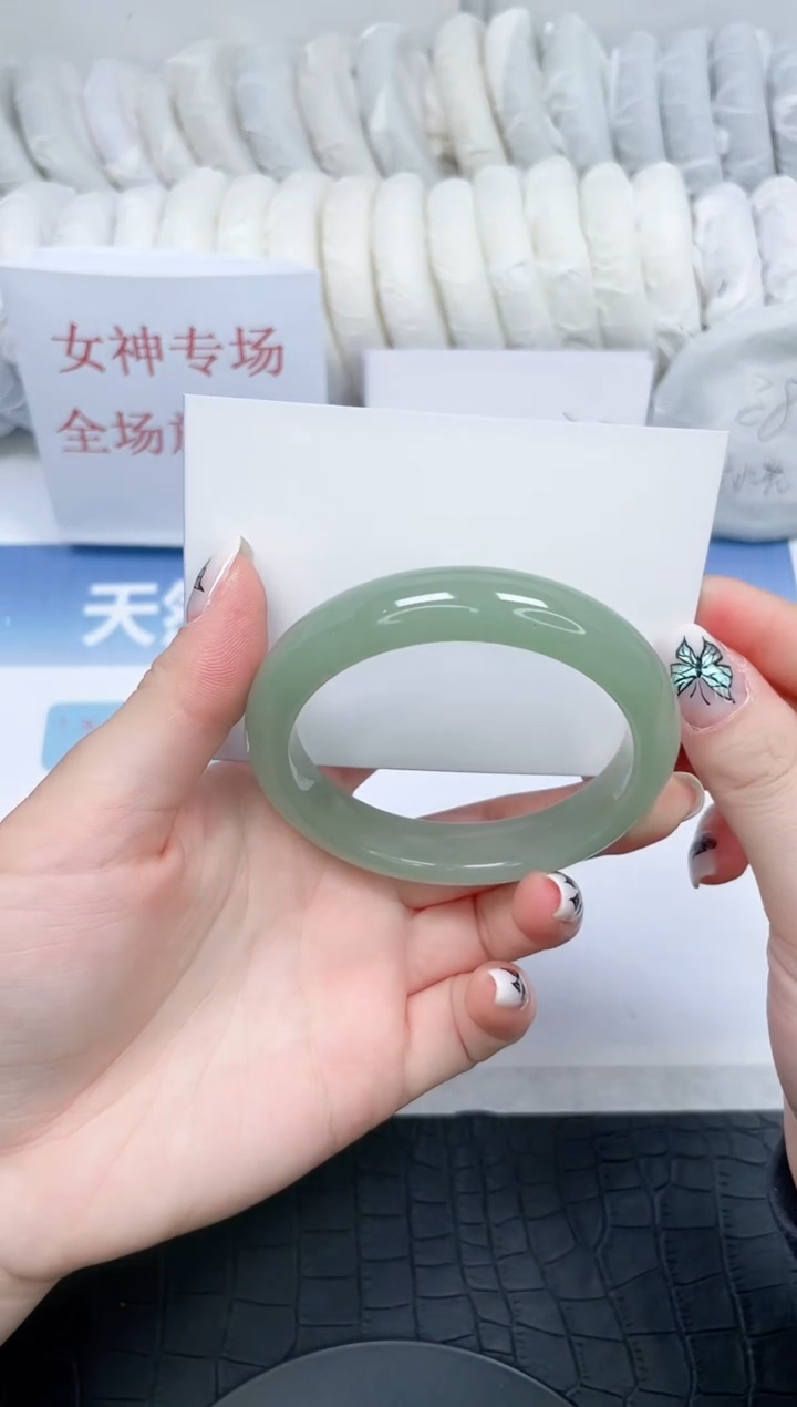 【闪购商品】石英质玉手镯未镶嵌147-56