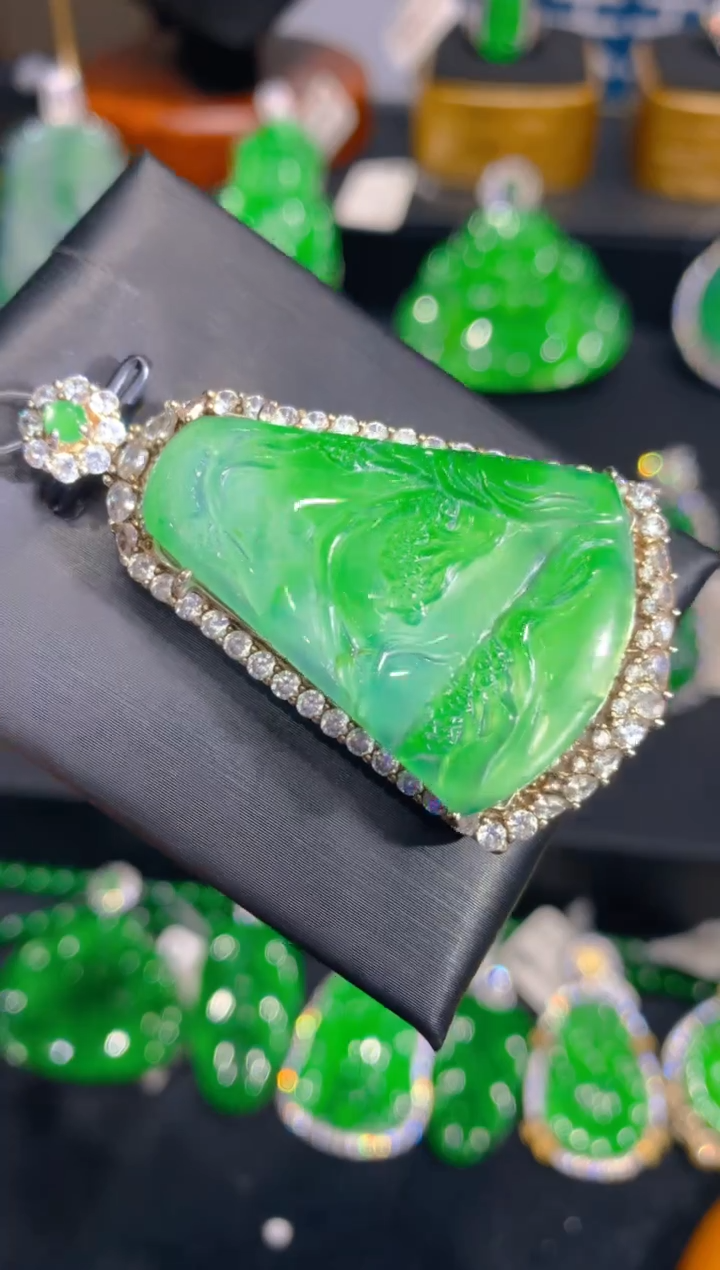 【闪购商品】翡翠颈饰银S925镶嵌40一季