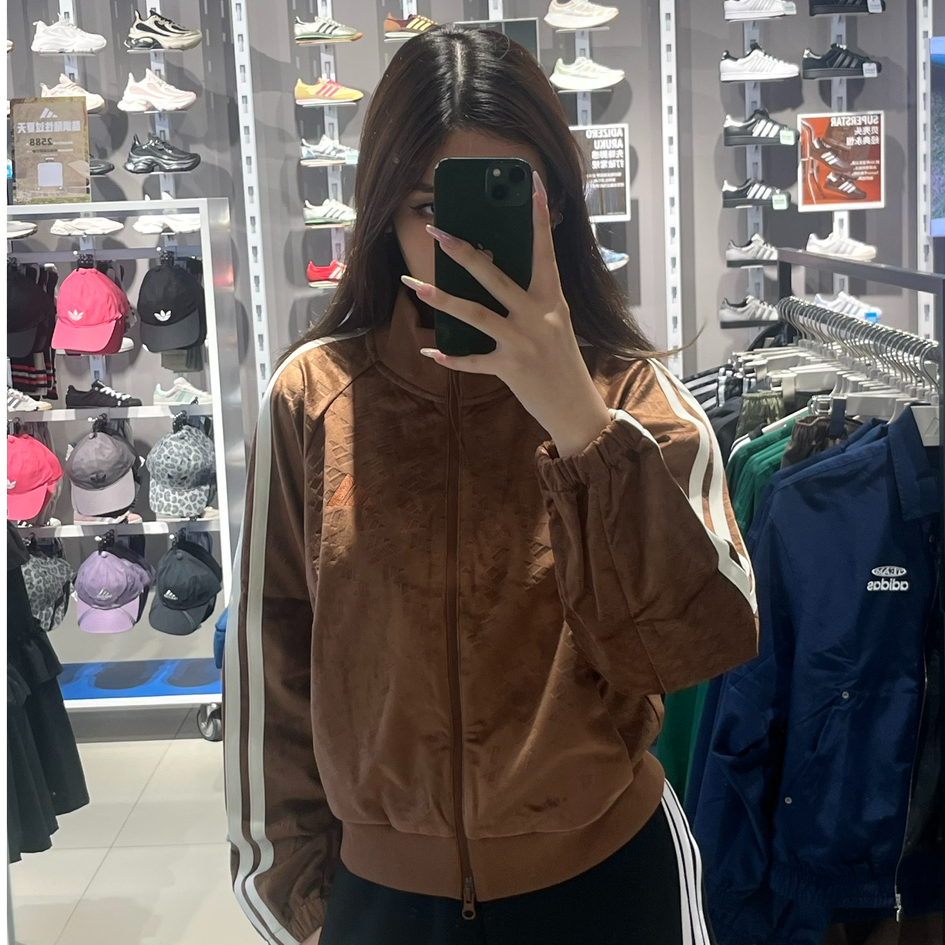 adidas女子时尚休闲丝绒运动夹克 KC0175