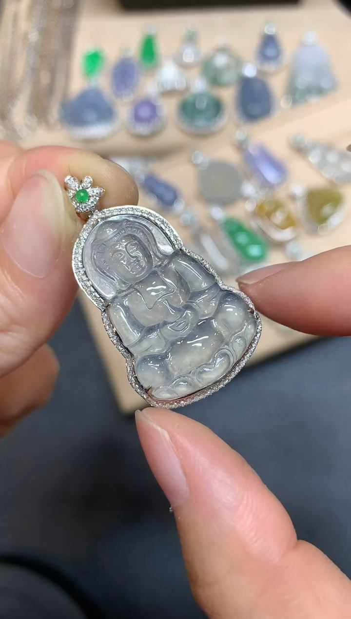 【闪购商品】翡翠颈饰18K金镶嵌观音【无服务费
