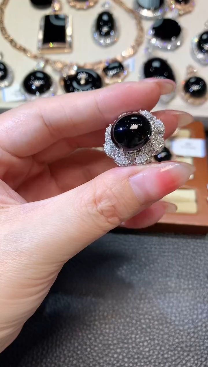 【闪购商品】翡翠戒指18K金镶嵌D 77 S 