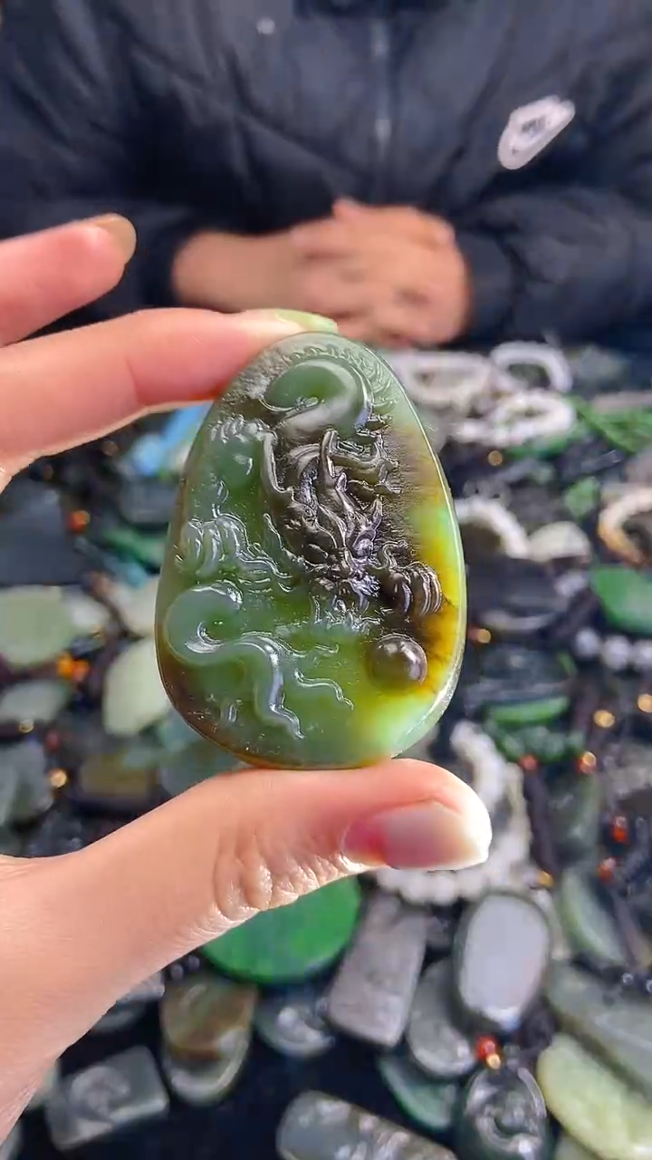 颈饰未镶嵌和田玉1