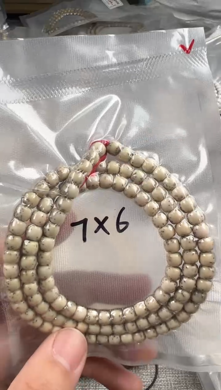 手串星月菩提7*6mm冰糖石玉料无月大留白河豚108头条