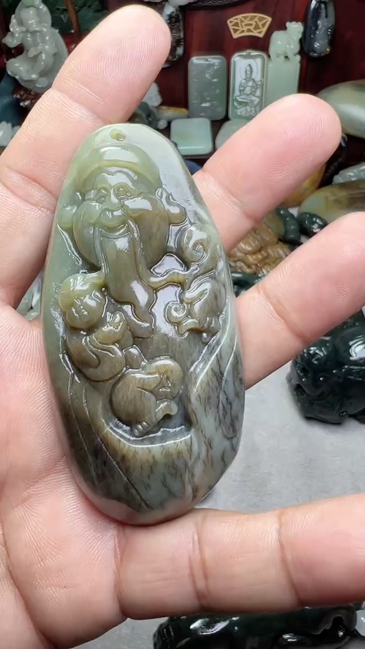 和田玉未镶嵌把件-