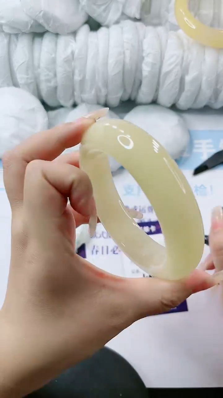 【闪购商品】石英质玉手镯未镶嵌多样性发货V658-65