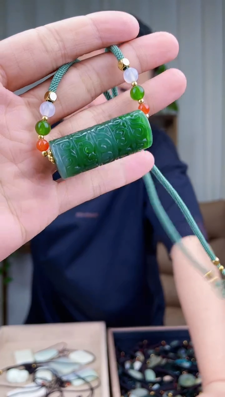 和田玉未镶嵌挂件拍一发一，多样性发货！