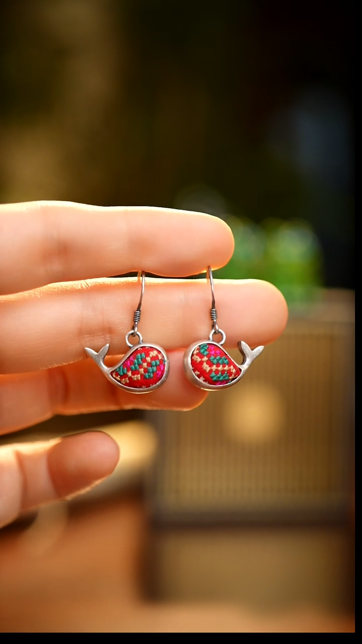 刺绣私人定制苗族手工Q160