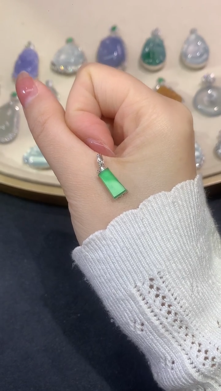 吊坠(不含链)18K金镶嵌翡翠A534|多样性发货一件|1980