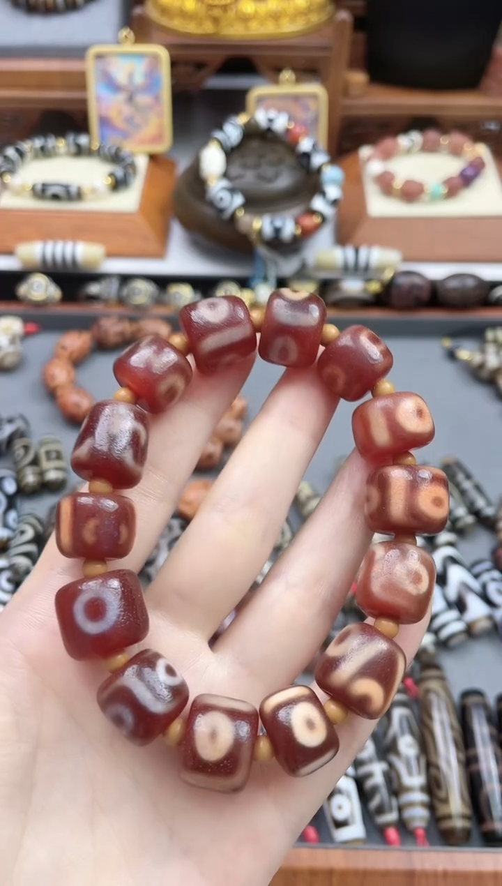 玛瑙/玉髓手串未镶嵌金蟾红肉断珠手串-大
