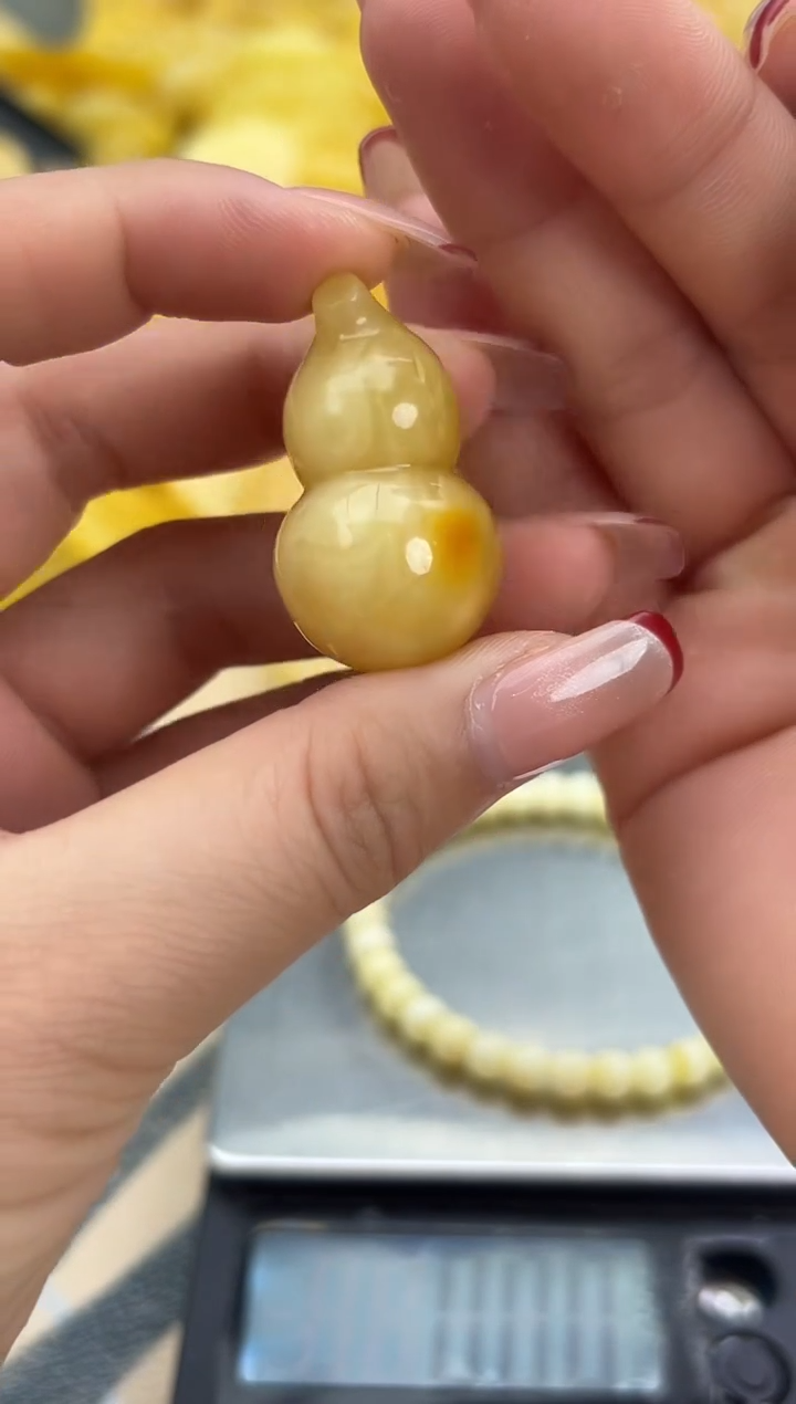 【闪购商品】琥珀裸石未镶嵌蜜蜡吊坠