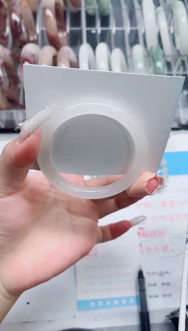 【闪购商品】石英质玉手镯未镶嵌A311-55