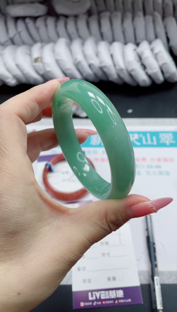 石英质玉未镶嵌手镯7