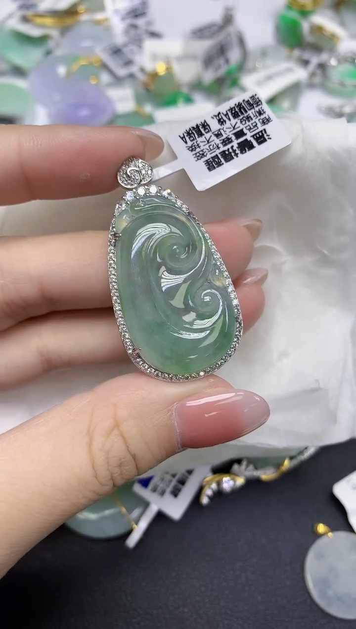 颈饰未镶嵌翡翠天然缅甸翡翠A货多样性发一件