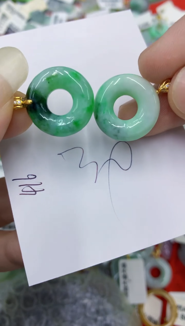 翡翠未镶嵌颈饰111111111111多样性发其一