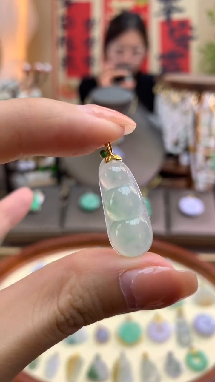 【闪购商品】翡翠颈饰18K金镶嵌豆子