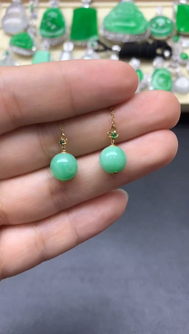 颈饰18K金镶嵌翡翠260-中国好珍宝
