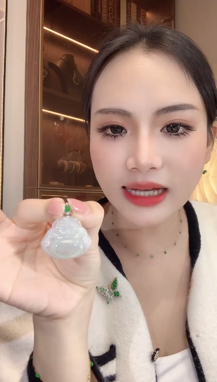 【闪购商品】翡翠吊坠(不含链)18K金镶嵌C2