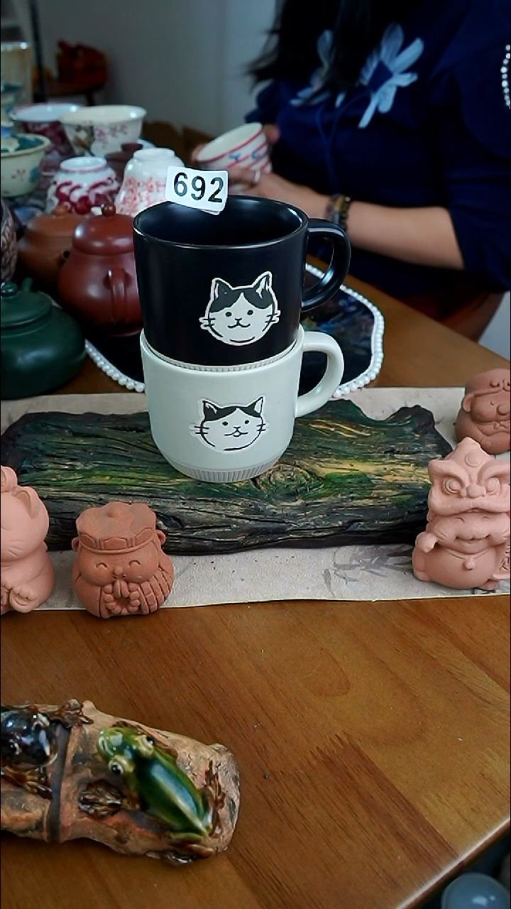 茶瓷物语两个茶杯