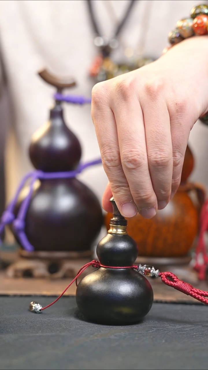 【闪购商品】RL128大漆精致小手捻(开口）