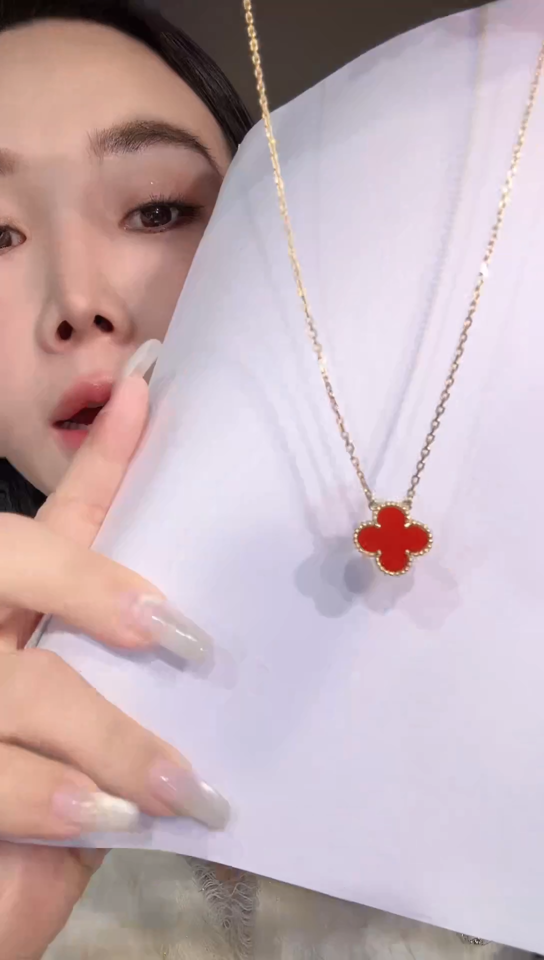 18K金镶嵌项链玛瑙/玉髓红色单花项链