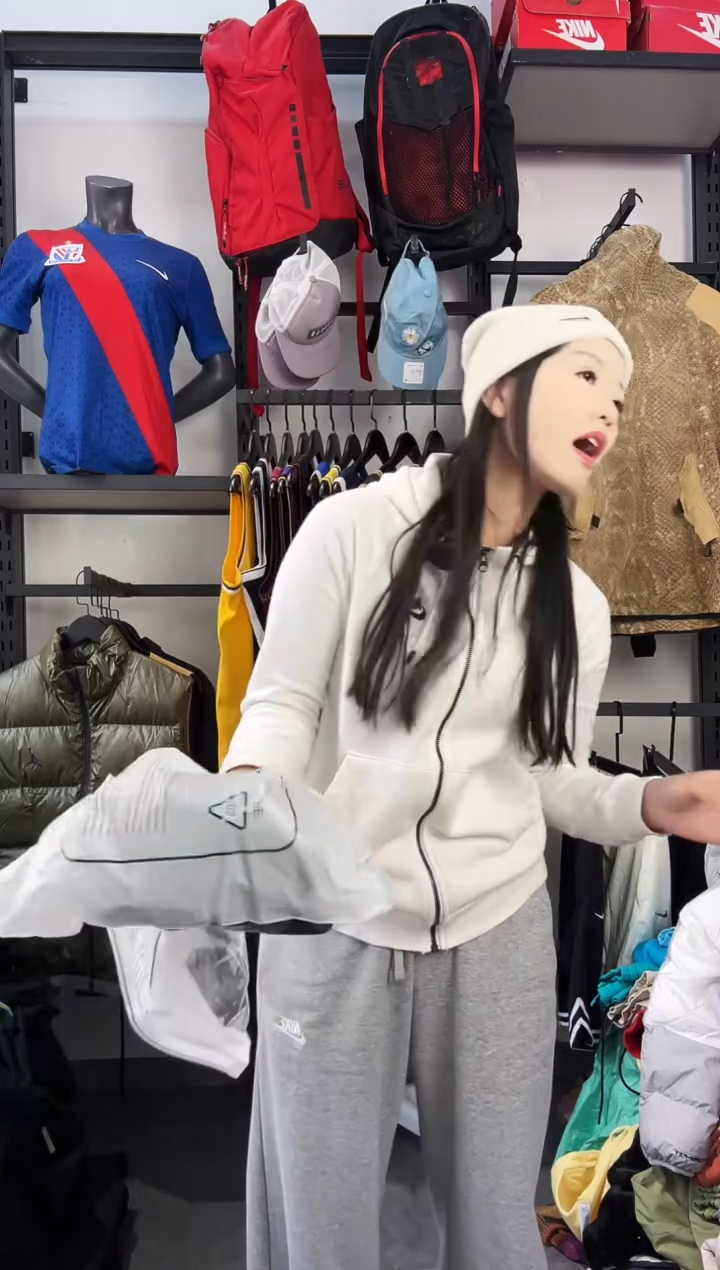 亚***子523闪购编码 Nike/Jordan运动卫衣裤以直播间过款为