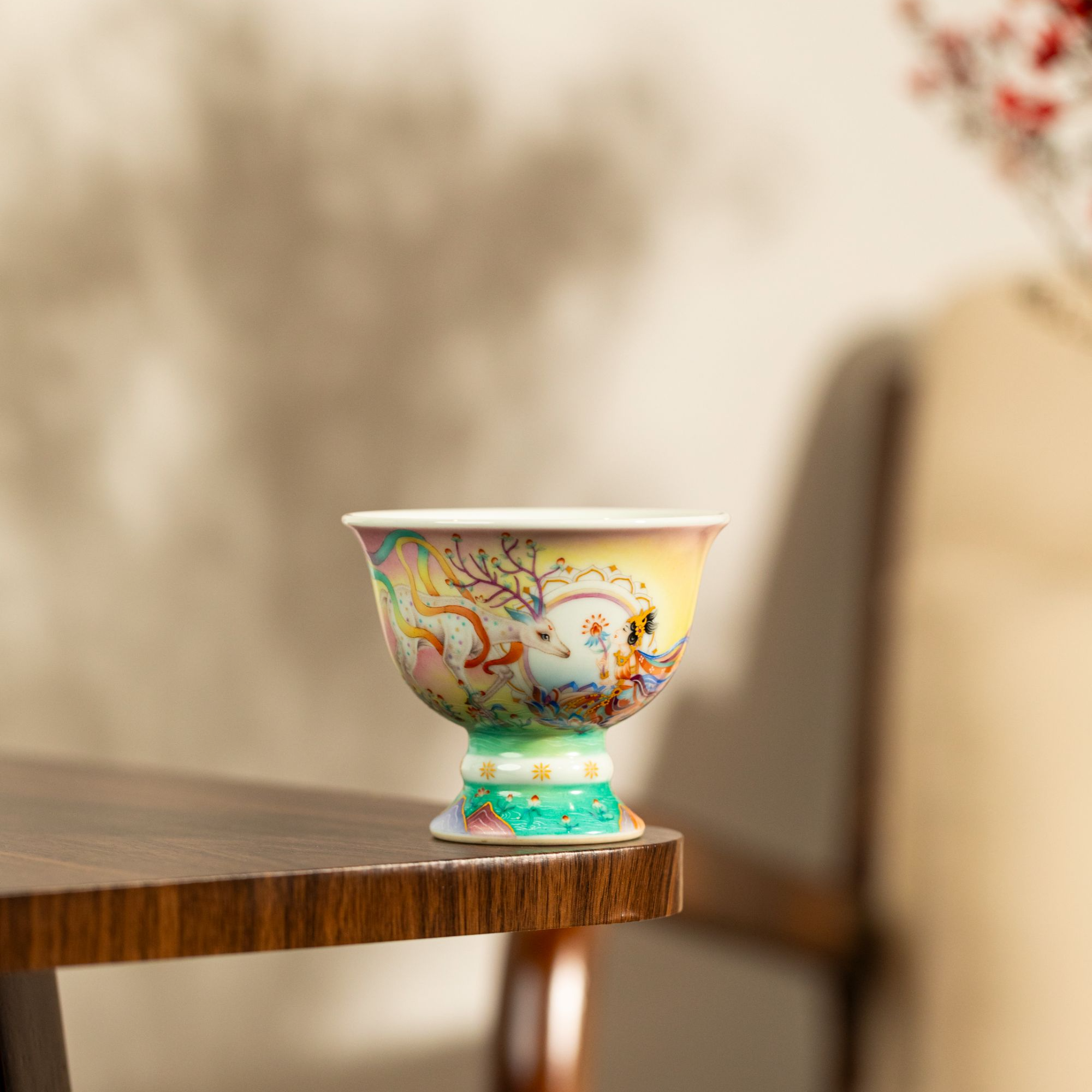 刘文华 粉彩神女九色鹿高足杯