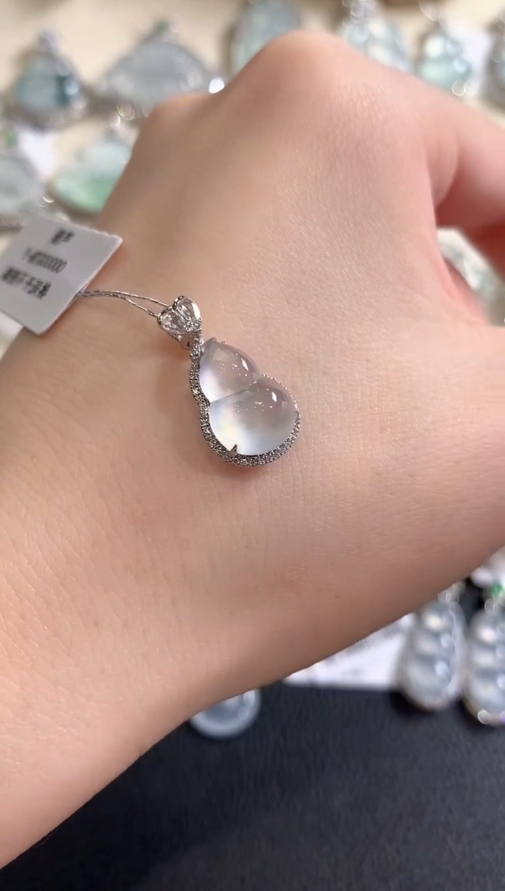 吊坠(不含链)18K金镶嵌翡翠冬日珠宝Q104