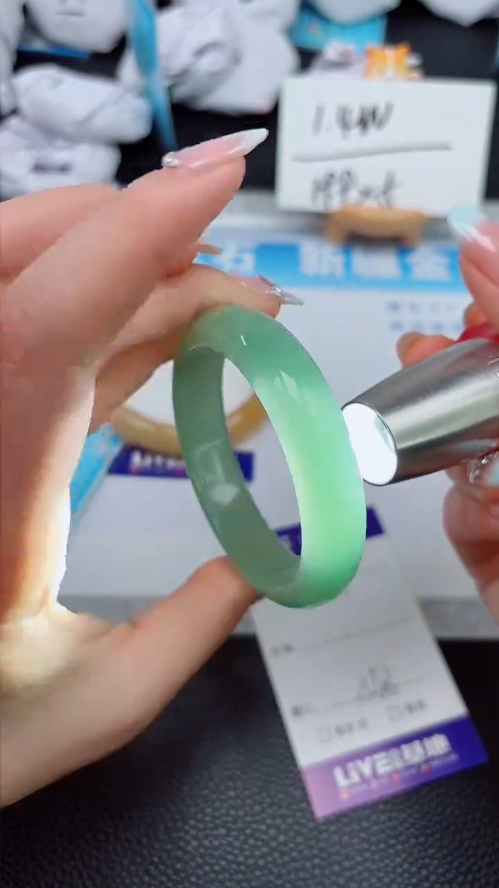 【闪购商品】石英质玉手镯未镶嵌234