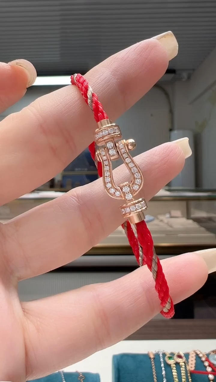 【闪购商品】钻石手链18K金镶嵌满钻马蹄红绳手链（18）