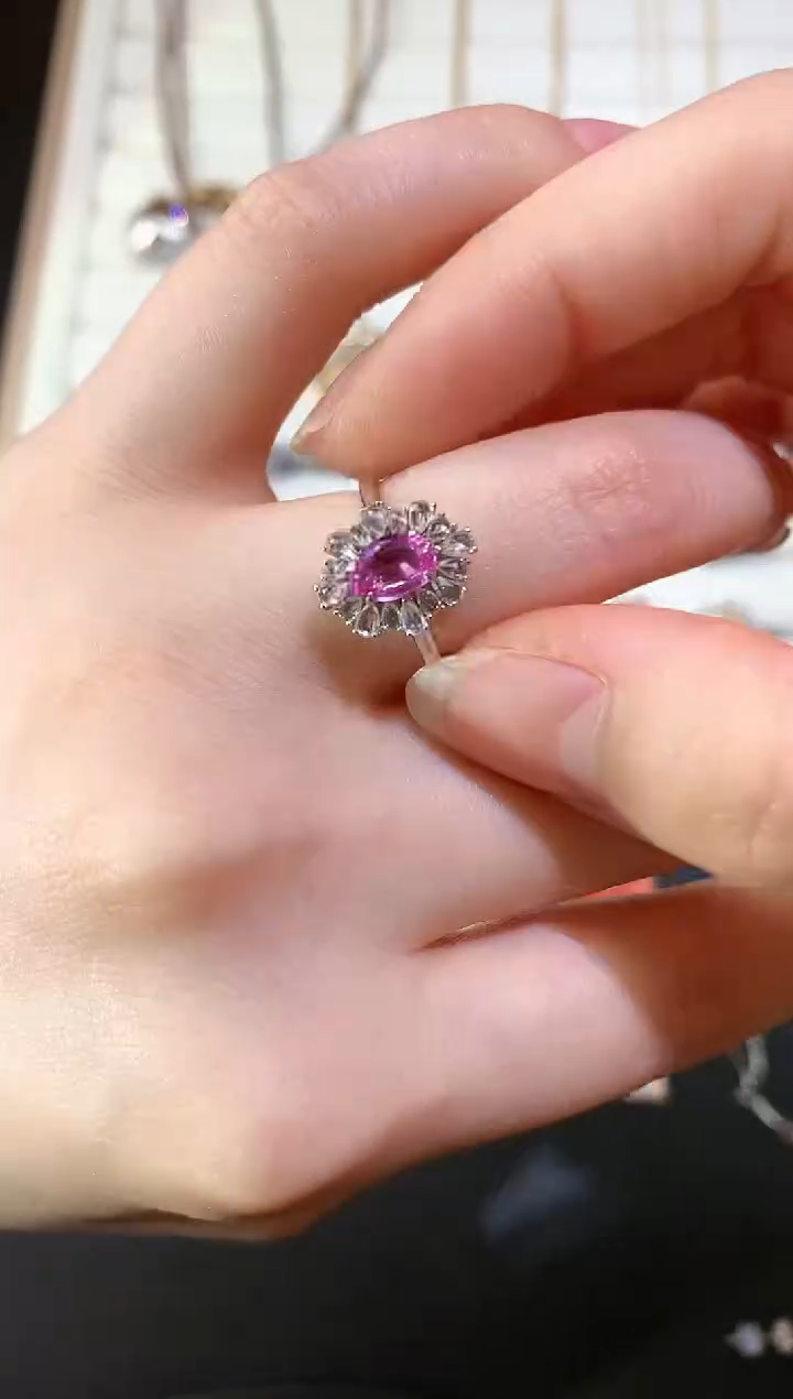 【闪购商品】彩色蓝宝石戒指18K金镶嵌S117|3980