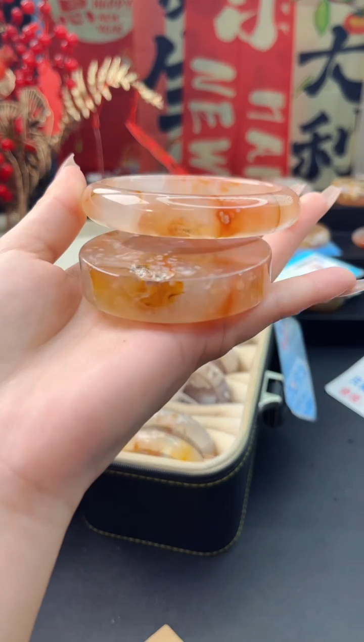 【闪购商品】石英质玉手镯未镶嵌赠送镯心（61圈口）