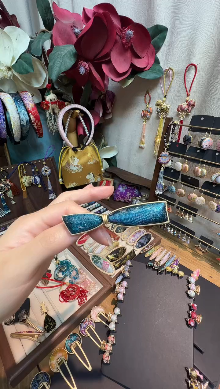 独*子三马山河旖旎蝴蝶结鸭嘴夹