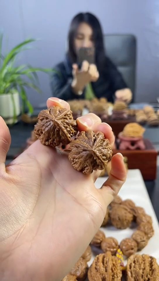 把件文玩核桃20号三棱手捻