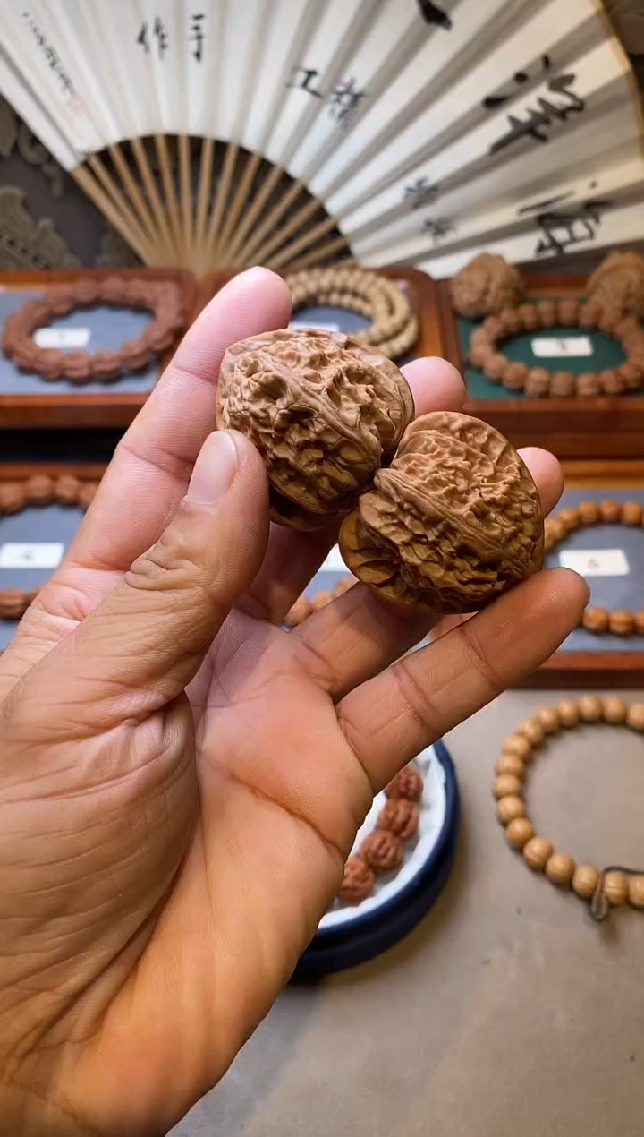 手串文玩核桃三角白