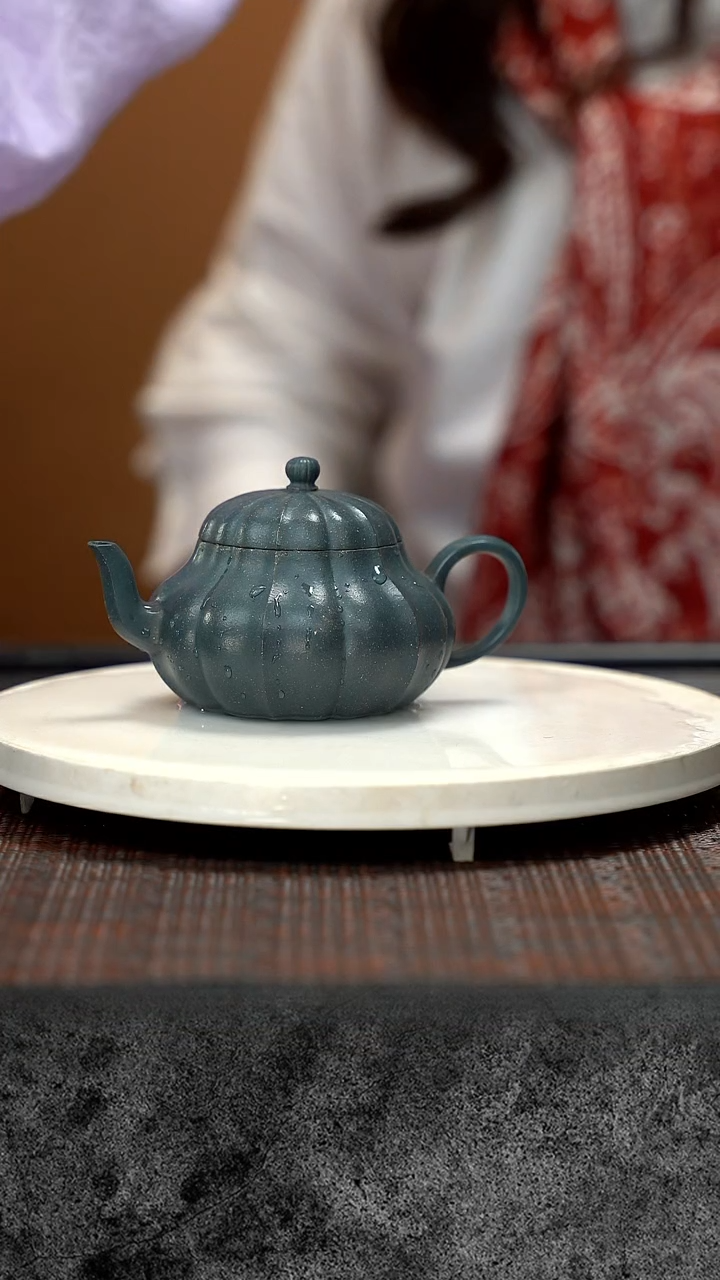 【闪购商品】紫砂茶壶筋纹 墨绿泥QMJ