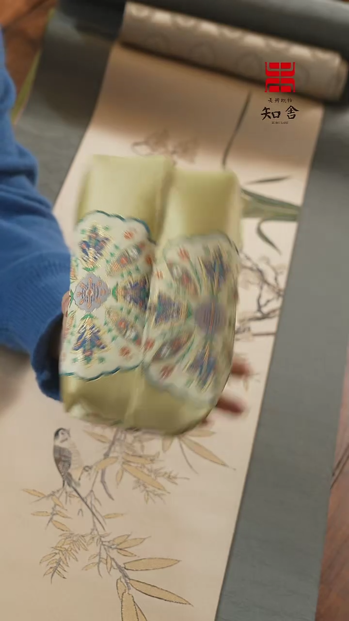 【闪购商品】织绣纸巾盒·············