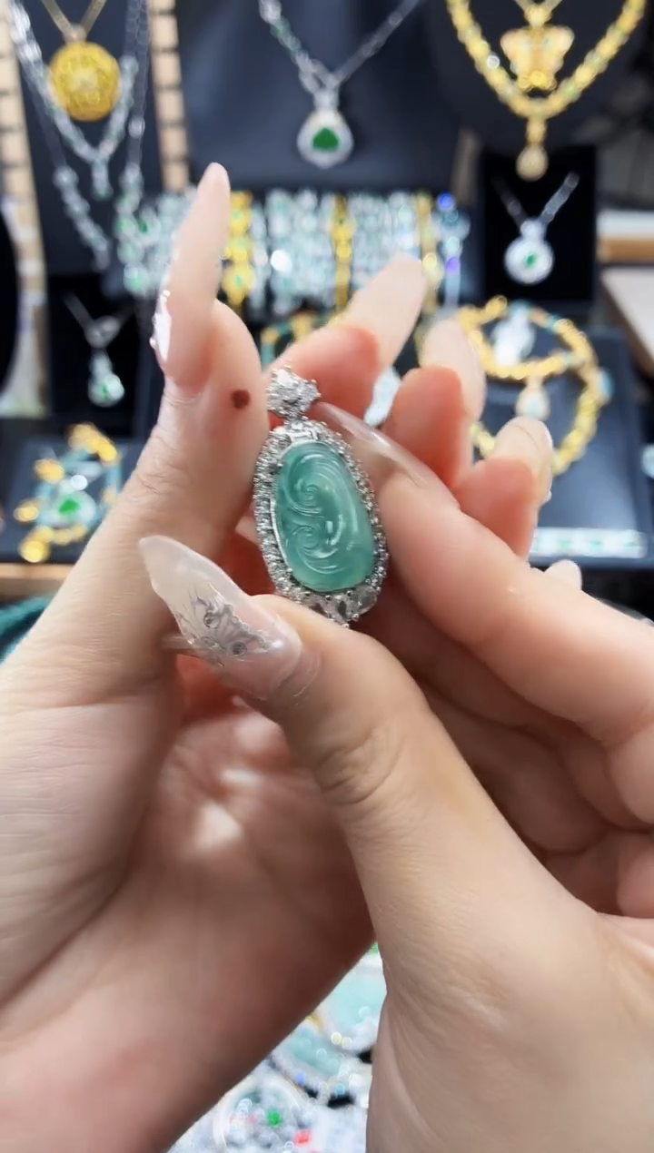 翡翠未镶嵌吊坠(不含链)天然翡翠a货 多样性发其一