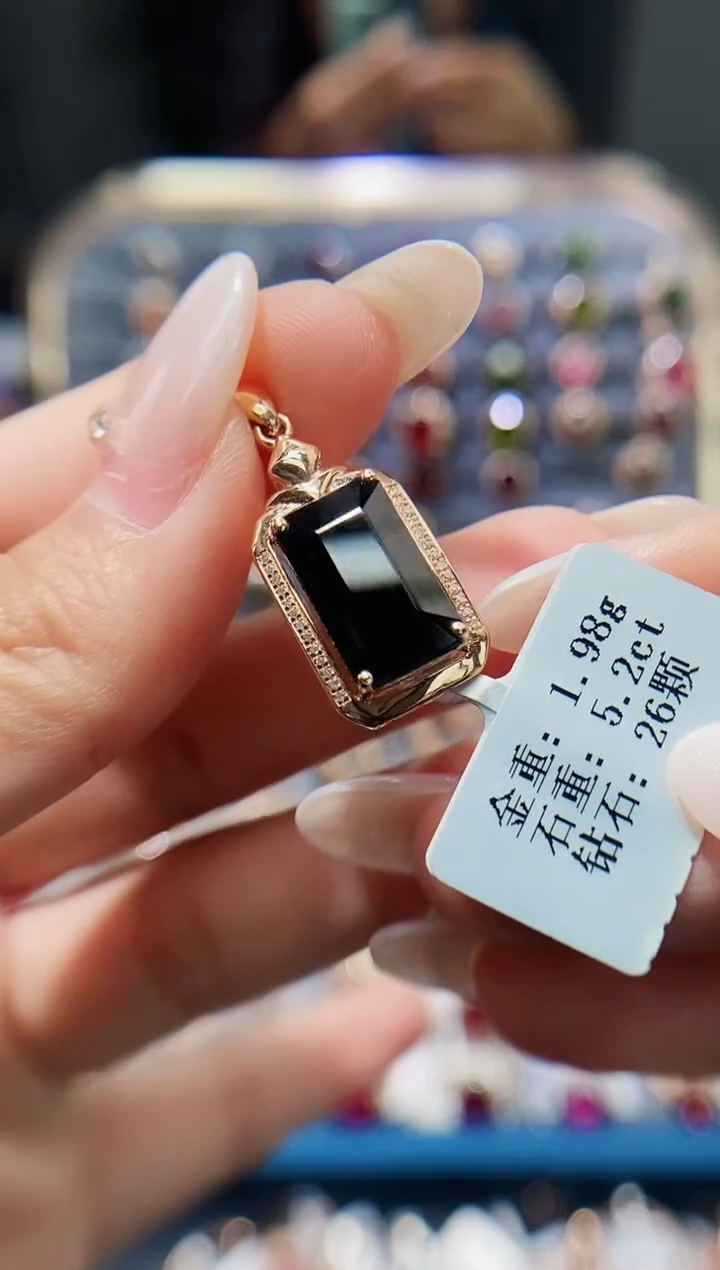 【闪购商品】碧玺颈饰18K金镶嵌5.2..