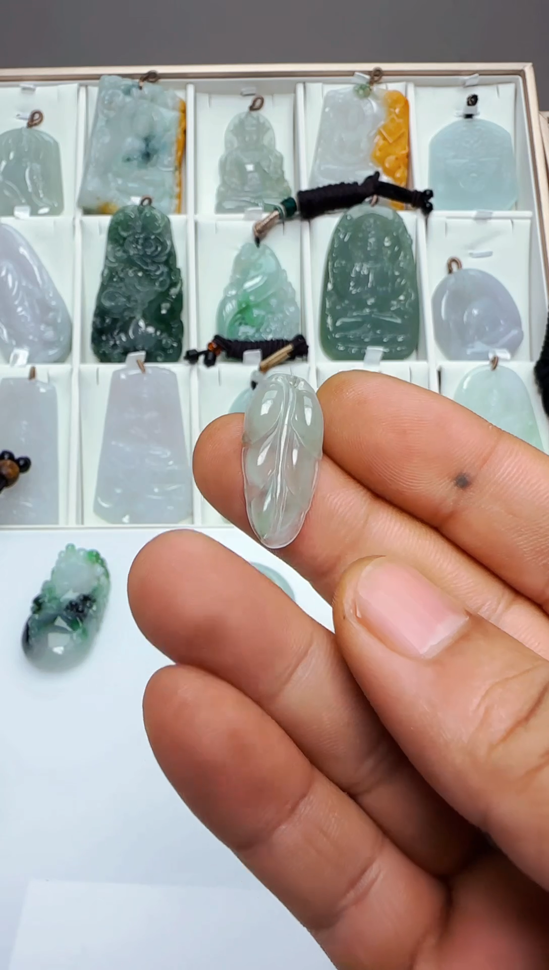 【闪购商品】翡翠颈饰未镶嵌缅甸天然A货翡翠