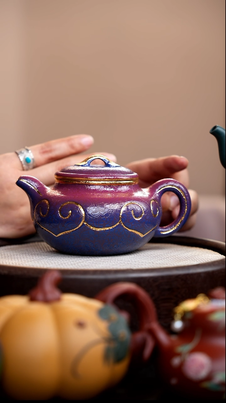 茶壶紫砂 扒花仿古如意钩金