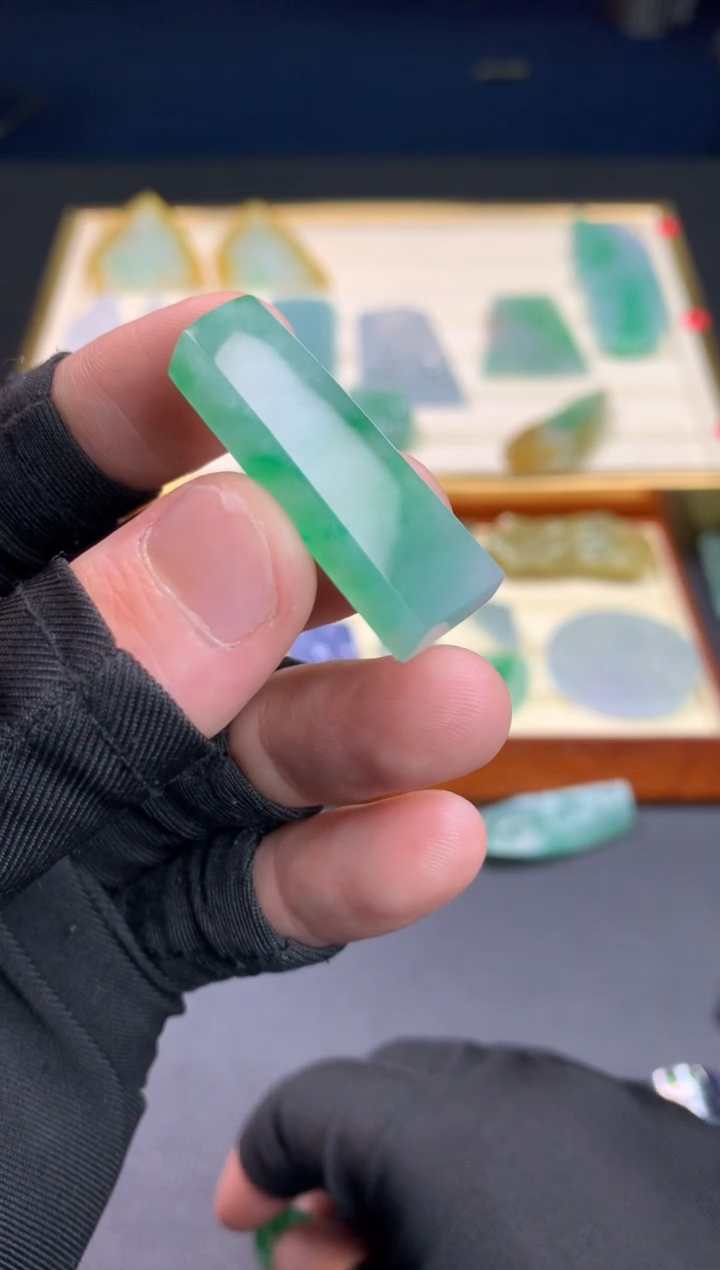 定制翡翠未镶嵌