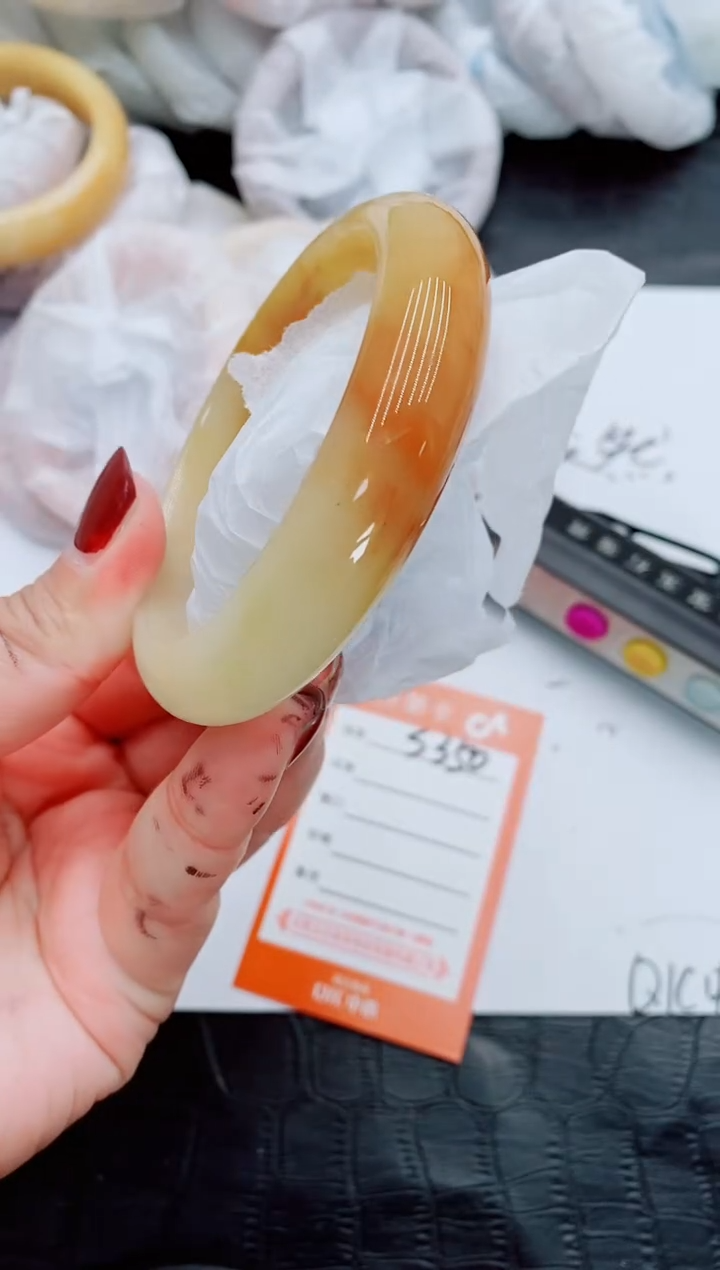 【闪购商品】石英质玉手镯未镶嵌S350-59-60